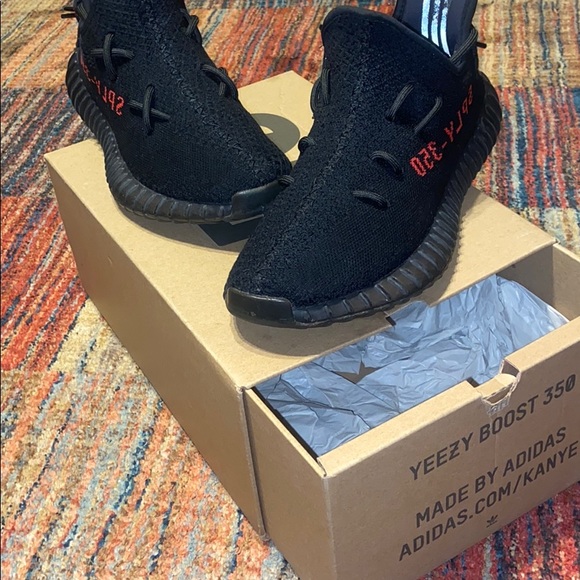 YEEZY 350 Bred